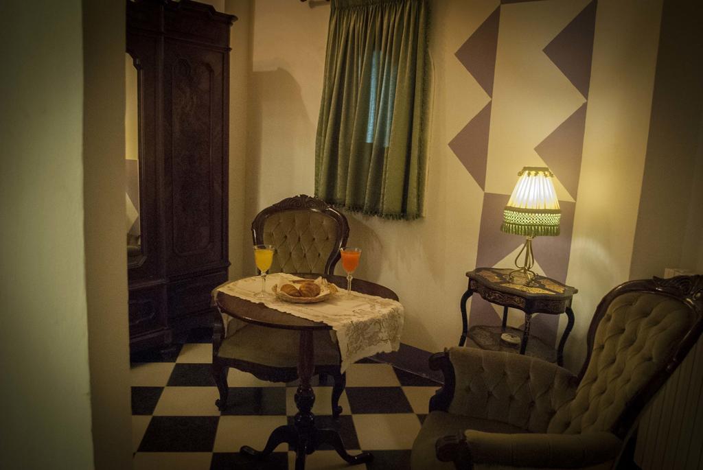 Torre Ferrantina B&B De Charme Лече Стая снимка