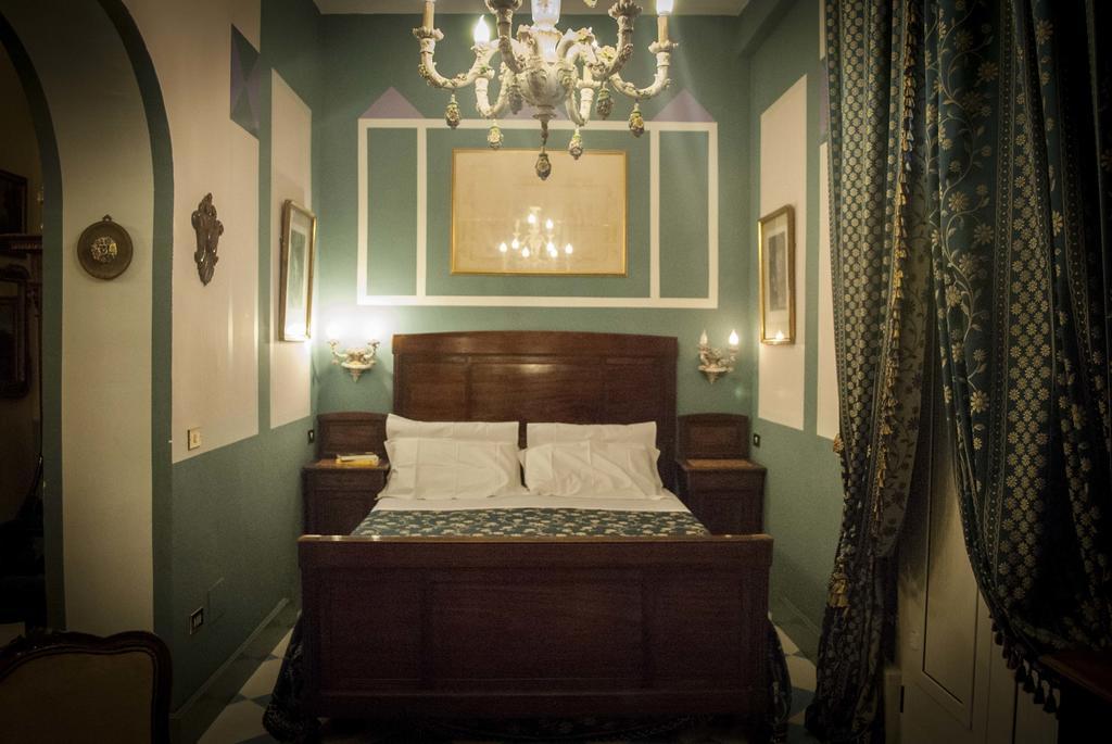 Torre Ferrantina B&B De Charme Лече Стая снимка